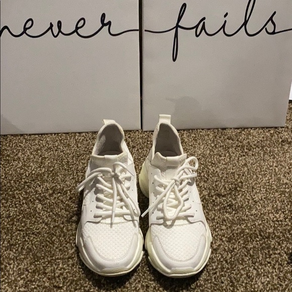 Trendy Sneakers - Picture 1 of 2